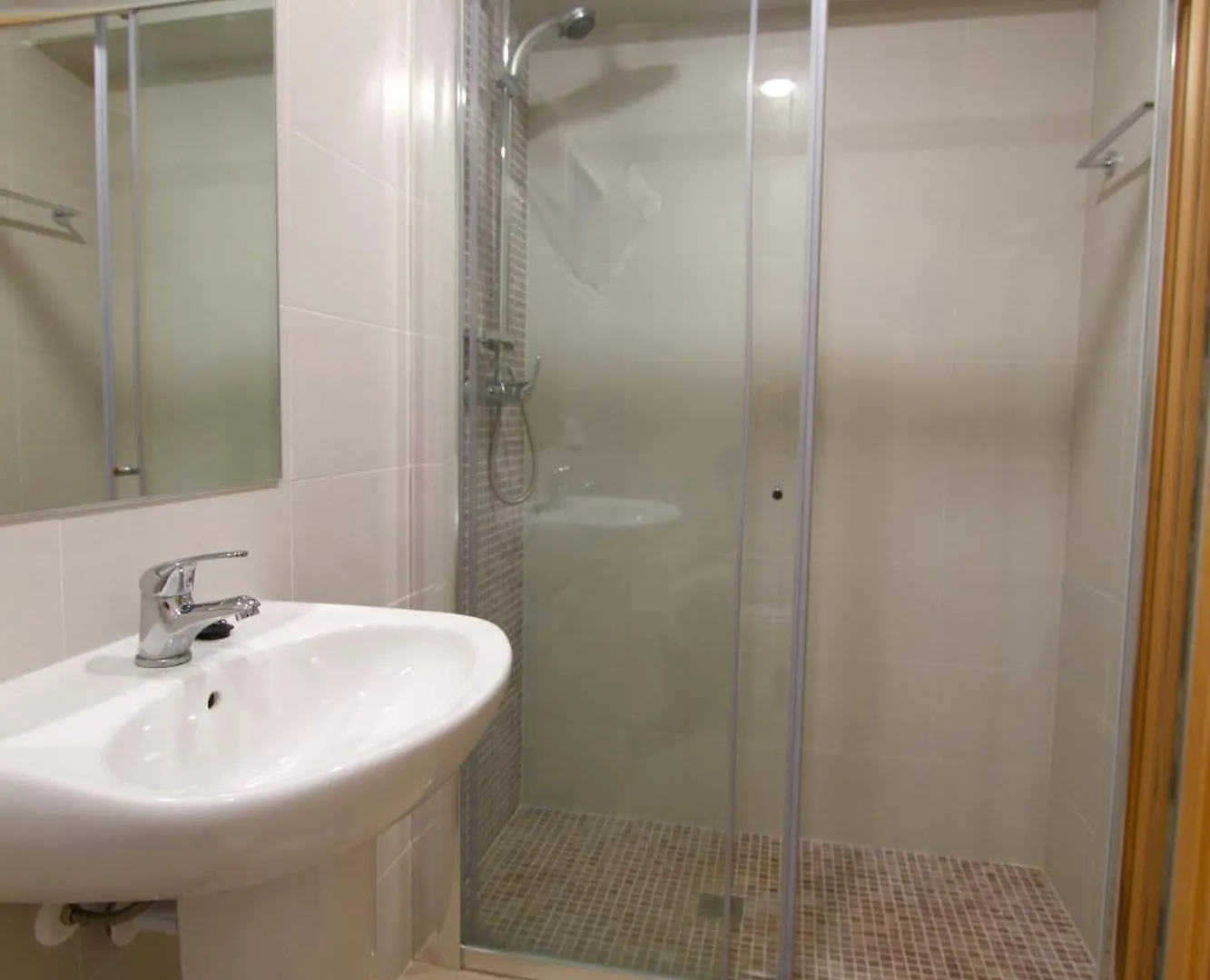 Hostal Roca San Antonio  Hostel San Antonio (Ibiza)